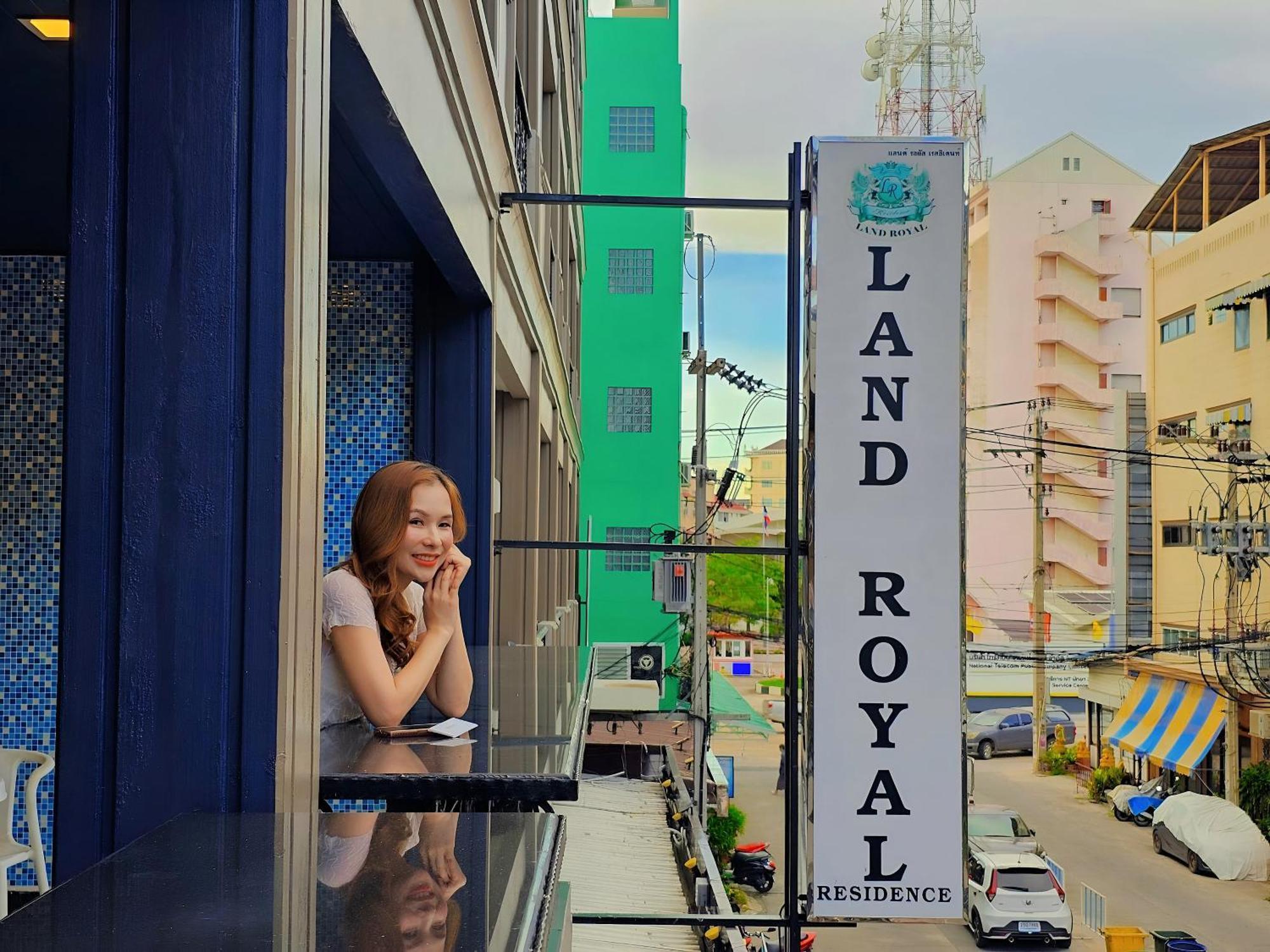 Land Royal Residence Pattaya Exteriör bild